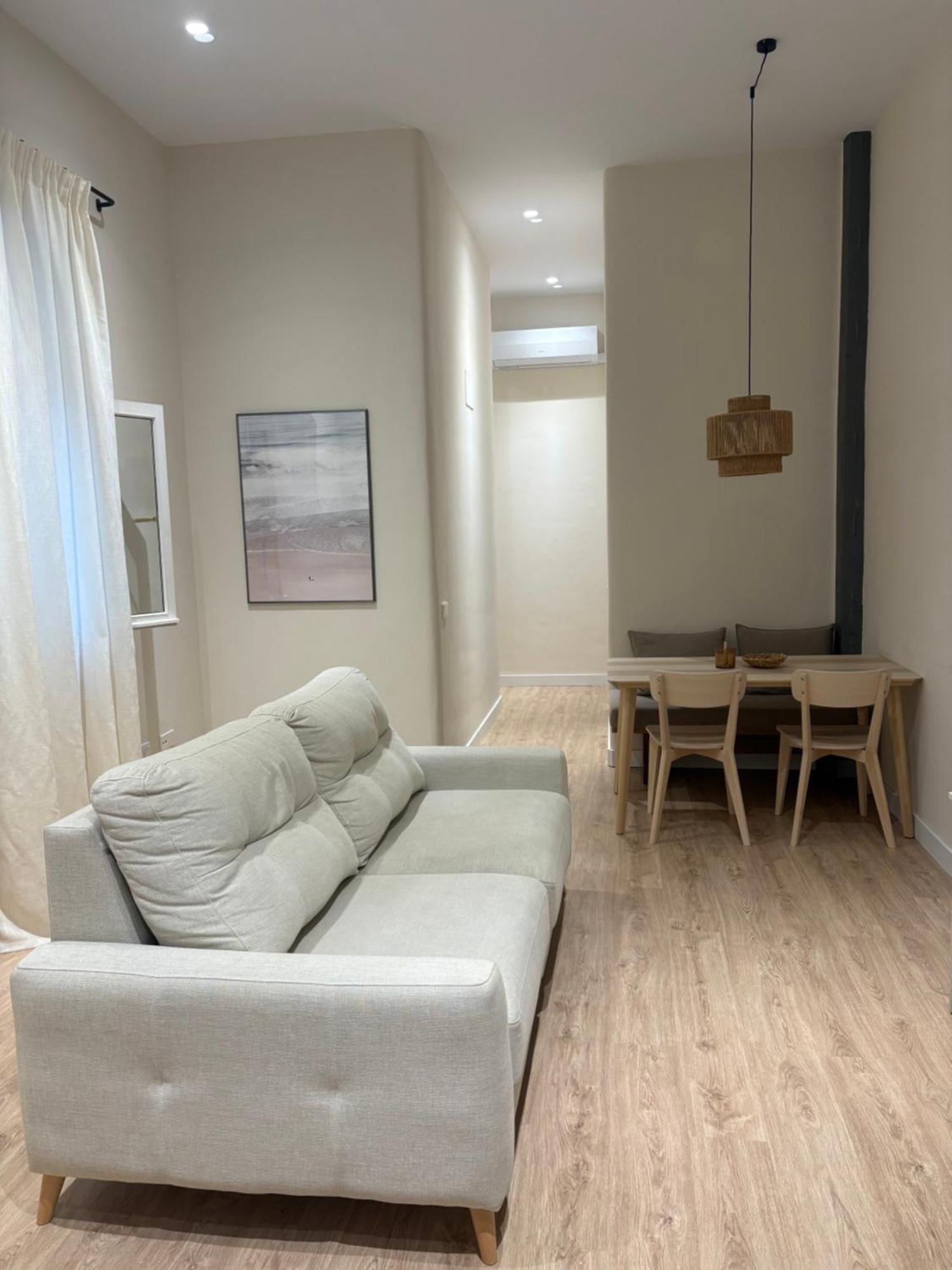Premium En Plaza Mina Minimalismo Y Confort A Pasos Del Mar Cádiz